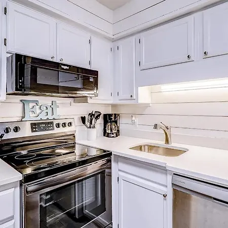 Carolina Beach Club, Unit 126-3
